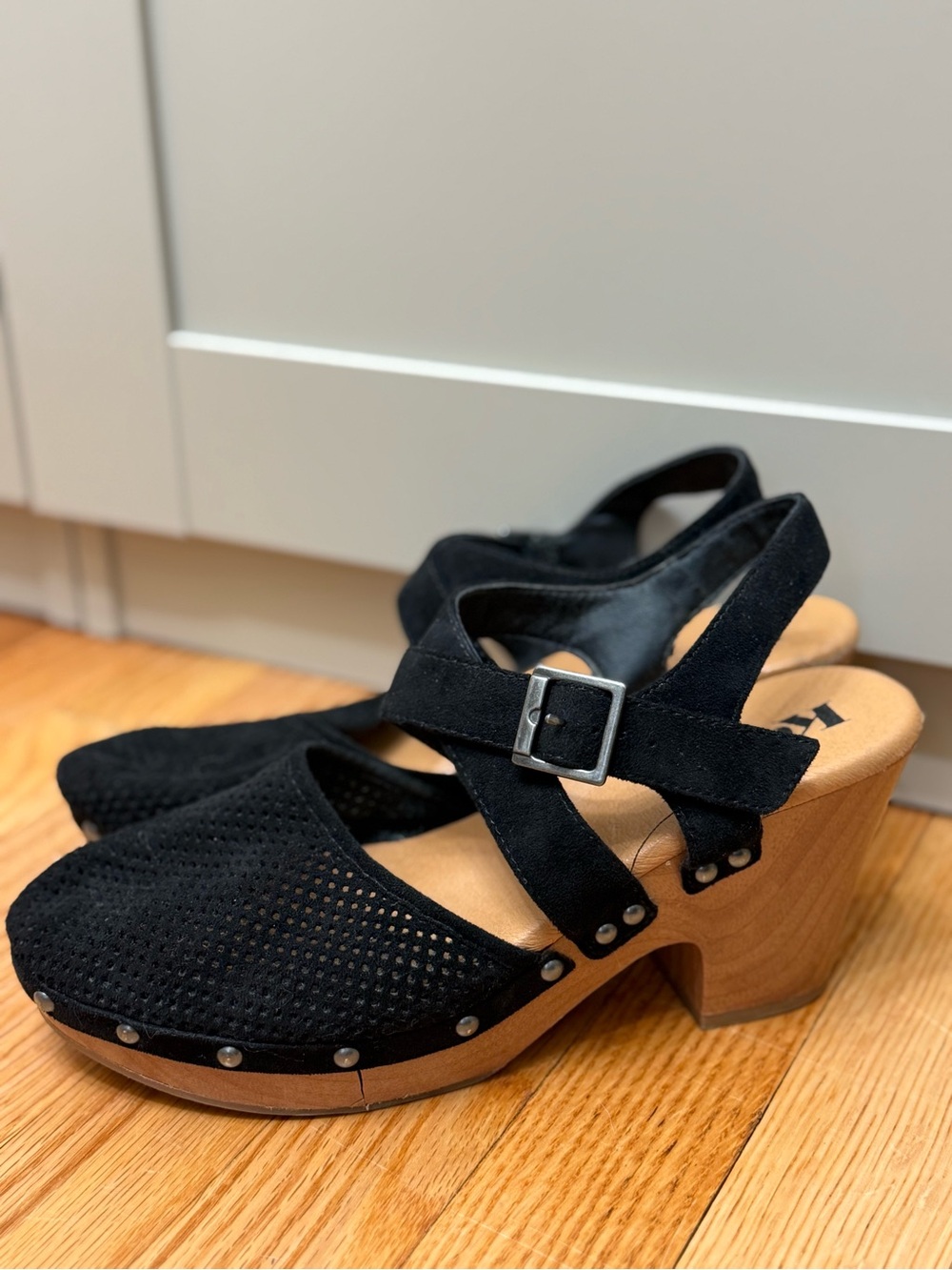 Korks 9 Suede Wooden Clog Sandal Heel Buckle Strap Perforated Studs Chunky Comfy